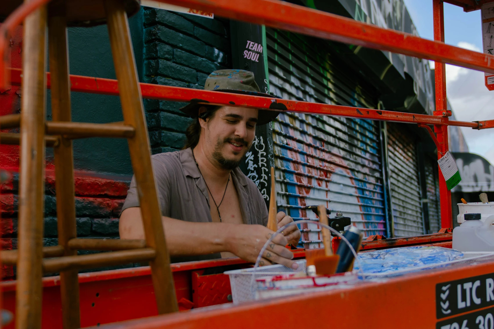Street artist in Miami image